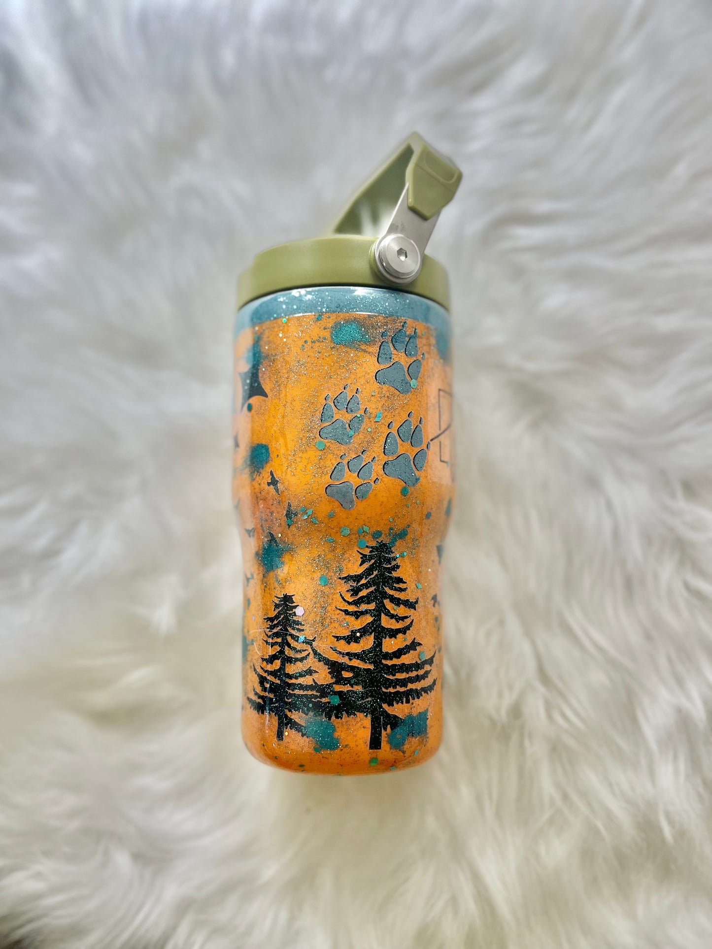 Loved Roman’s 5:8 20oz Flip Straw tumbler