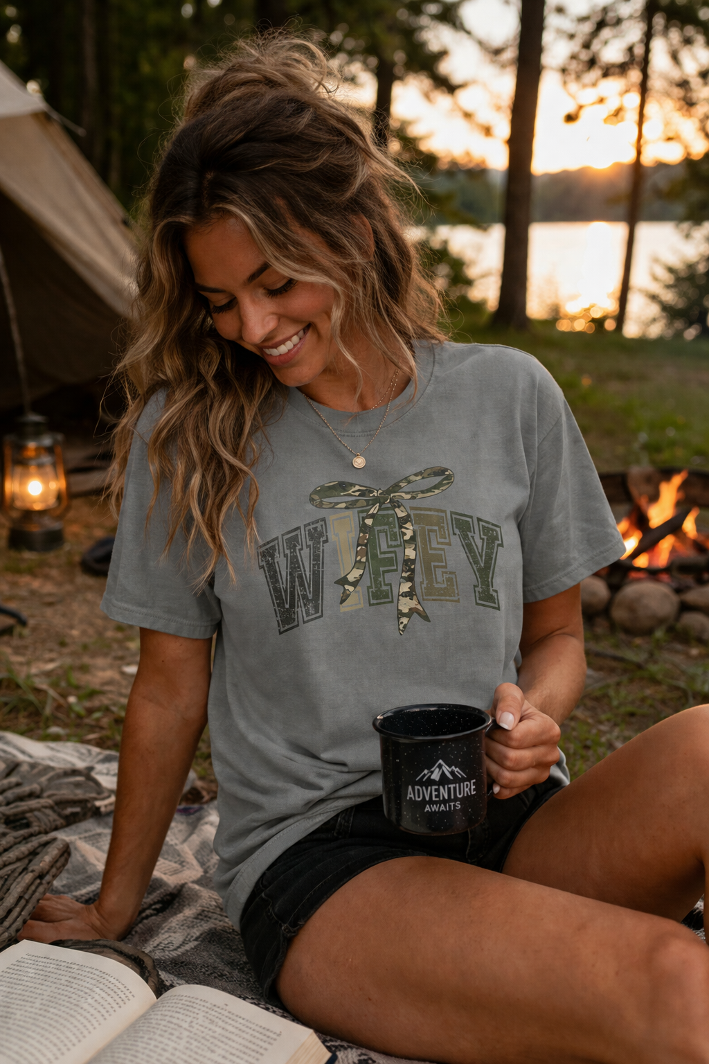 Wifey camouflage bow T-shirt | WIFEY camo graphic tee