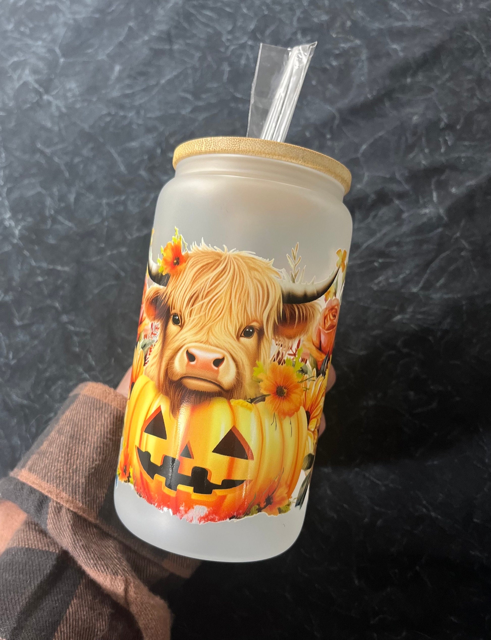 Fall Halloween Highland Cow Iced Coffee Cups Glass Cups Glass Coffee Cups Glass Cups with Bamboo Lid Glass Can Tumbler Juice Boba Tea