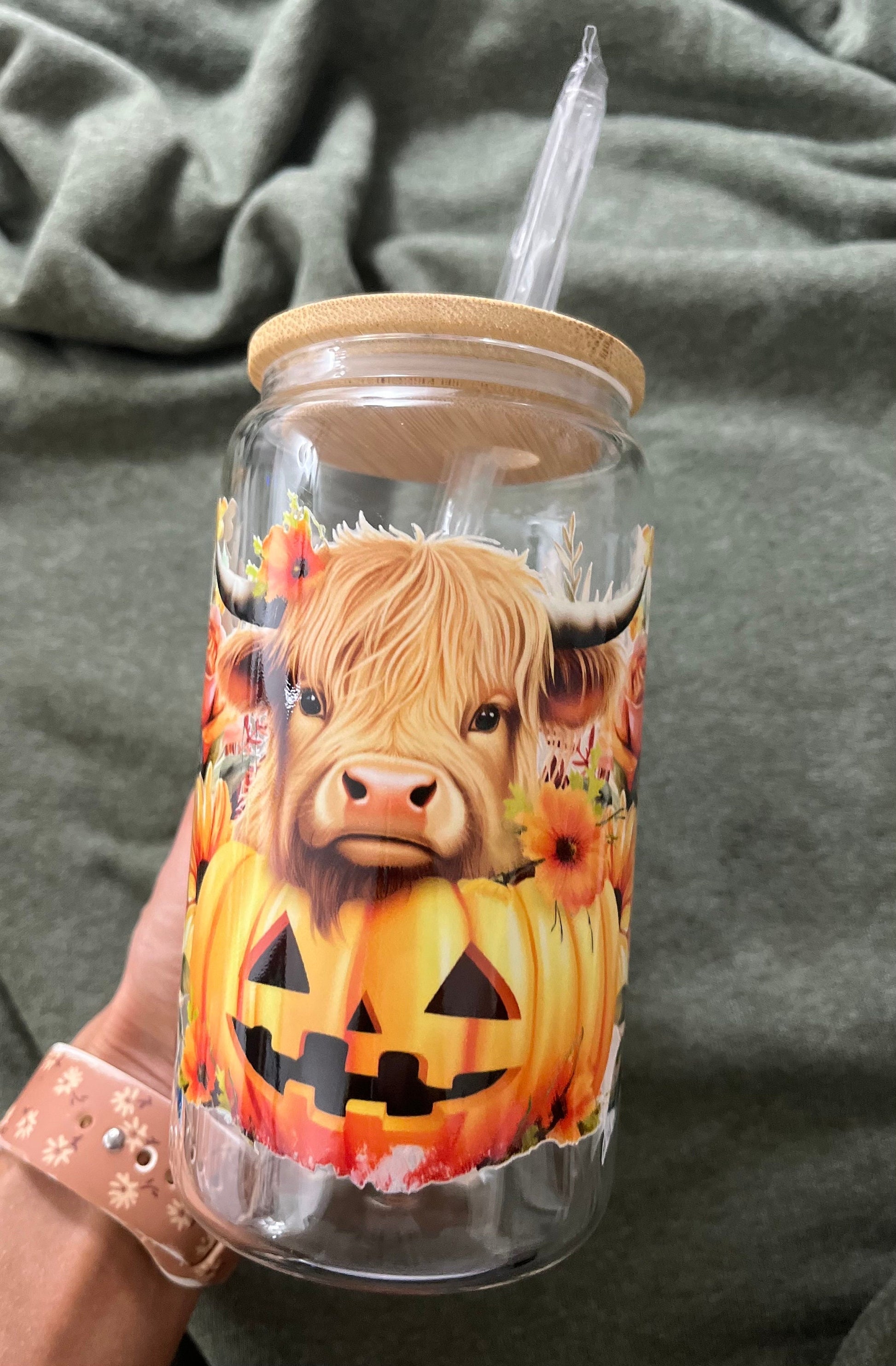 Fall Halloween Highland Cow Iced Coffee Cups Glass Cups Glass Coffee Cups Glass Cups with Bamboo Lid Glass Can Tumbler Juice Boba Tea